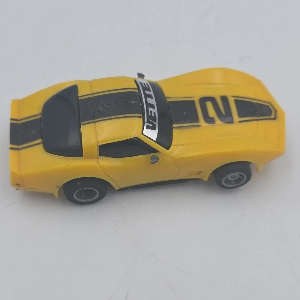 Vintage TYCO '79 Chevy Corvette Yellow/Black #2 HO Slot Car